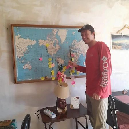 Hostel La Casa Del Patio Bb Баия-Бланка Экстерьер фото